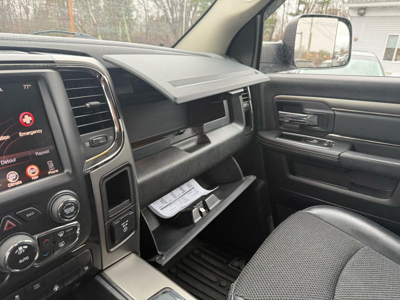 RAM 1500 4WD Crew Cab 140.5" Sport 2014