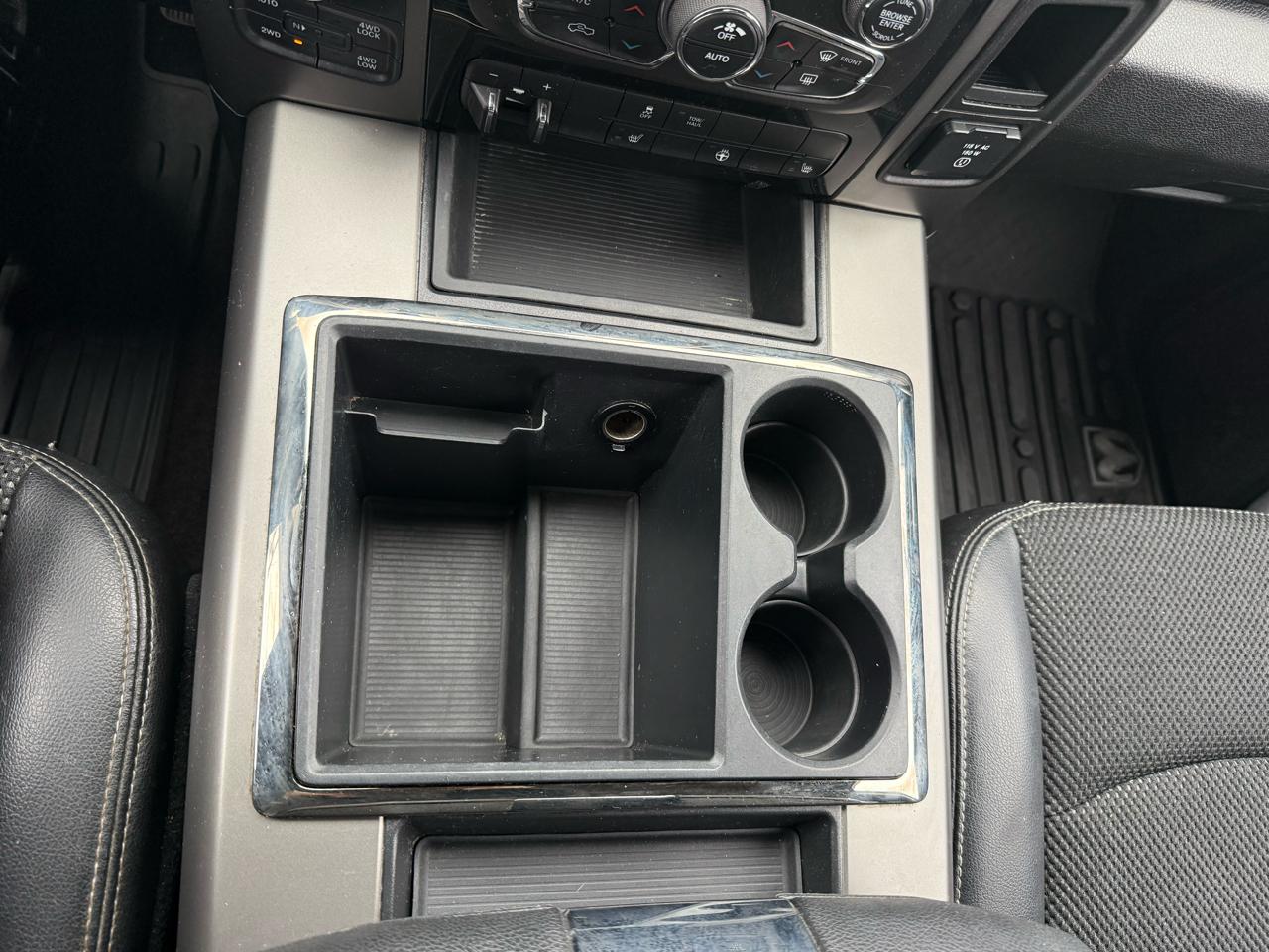 RAM 1500 4WD Crew Cab 140.5" Sport 2014