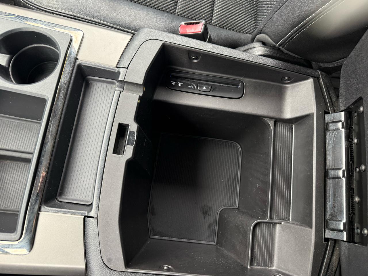 RAM 1500 4WD Crew Cab 140.5" Sport 2014