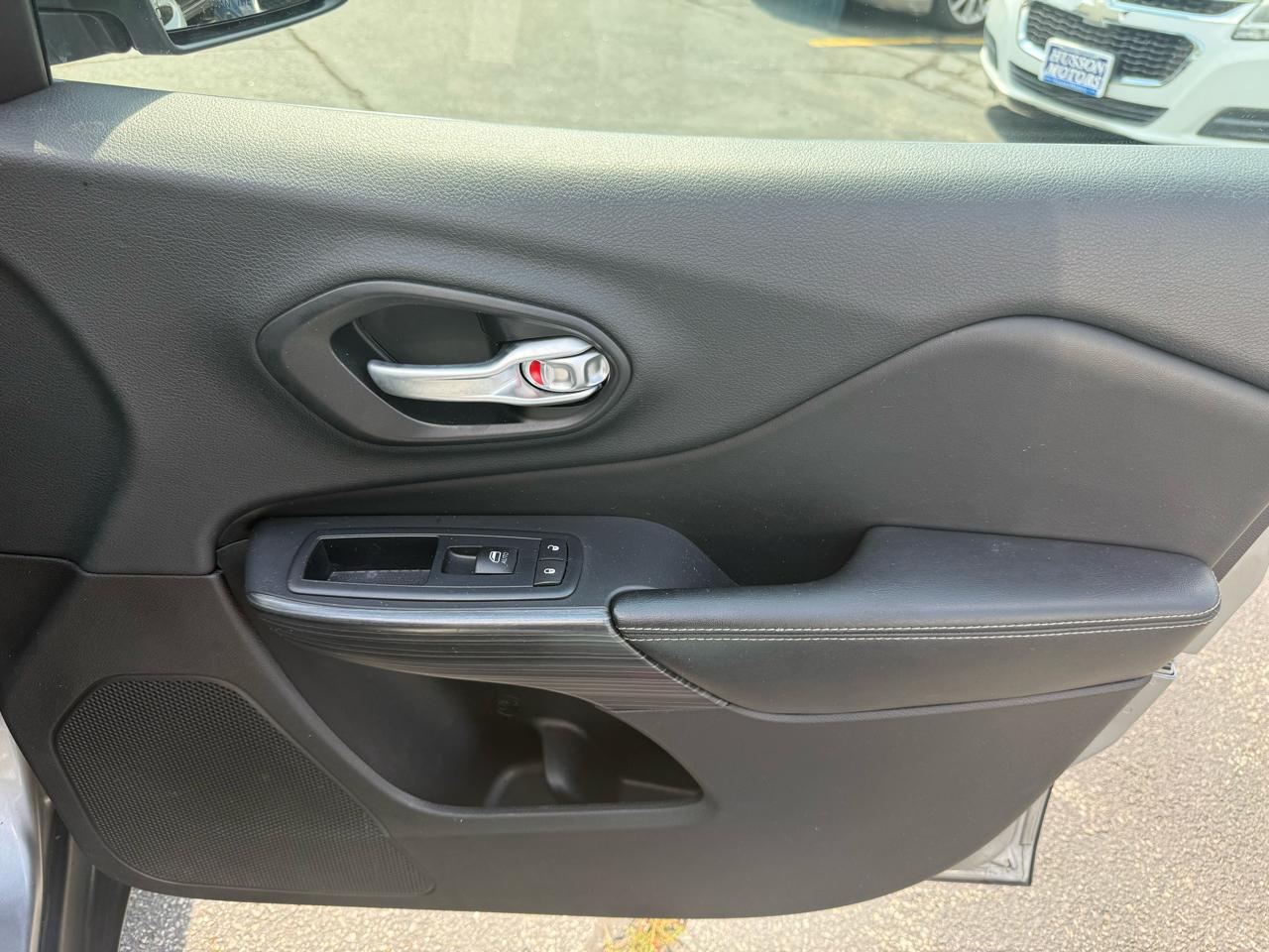 Jeep Cherokee  2015