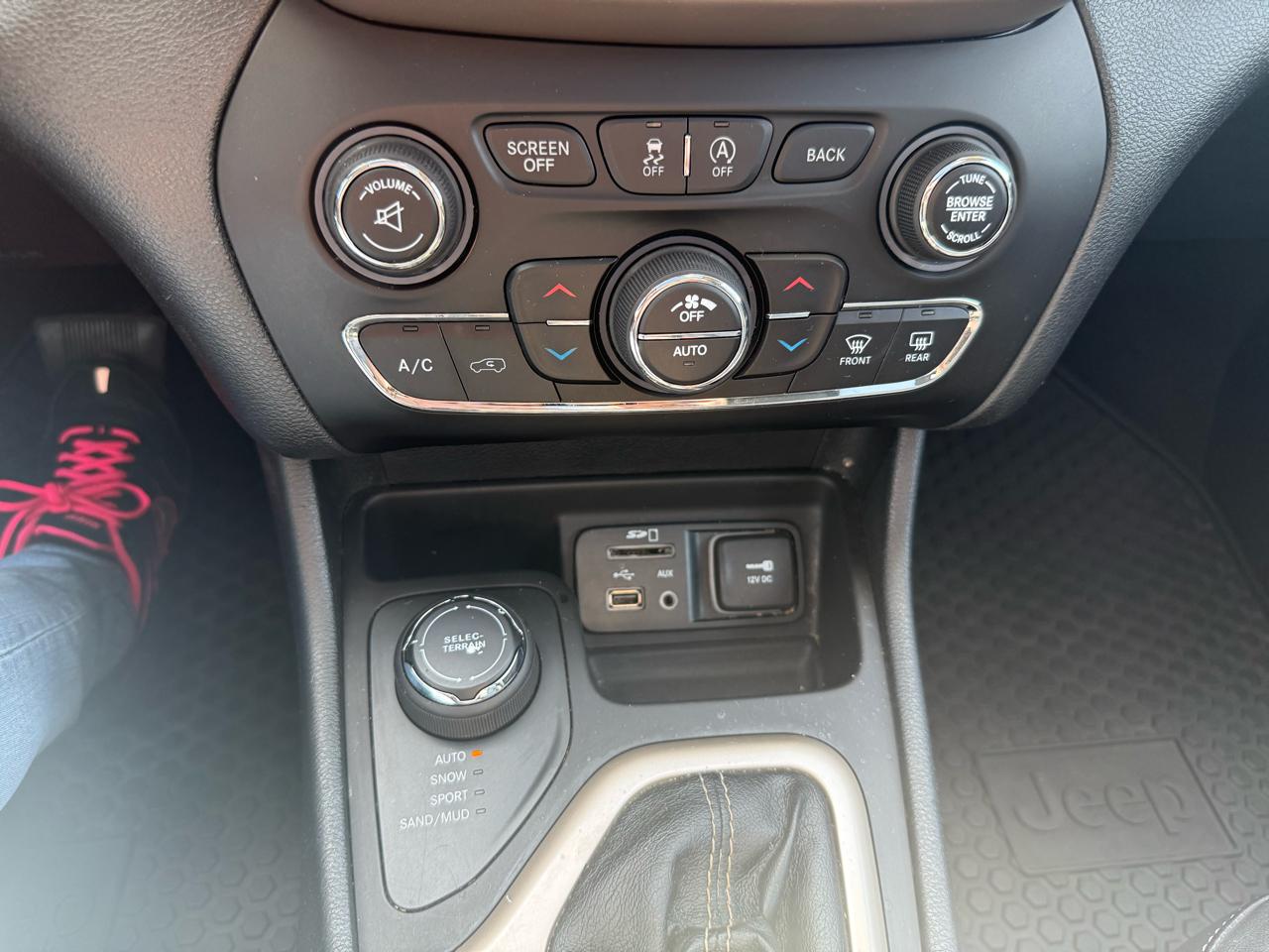 Jeep Cherokee  2015
