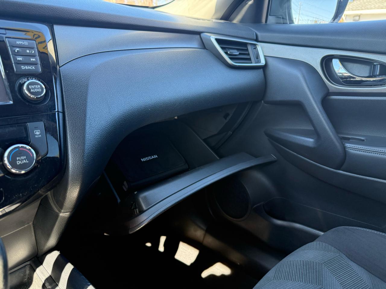 Nissan Rogue AWD SV 2016