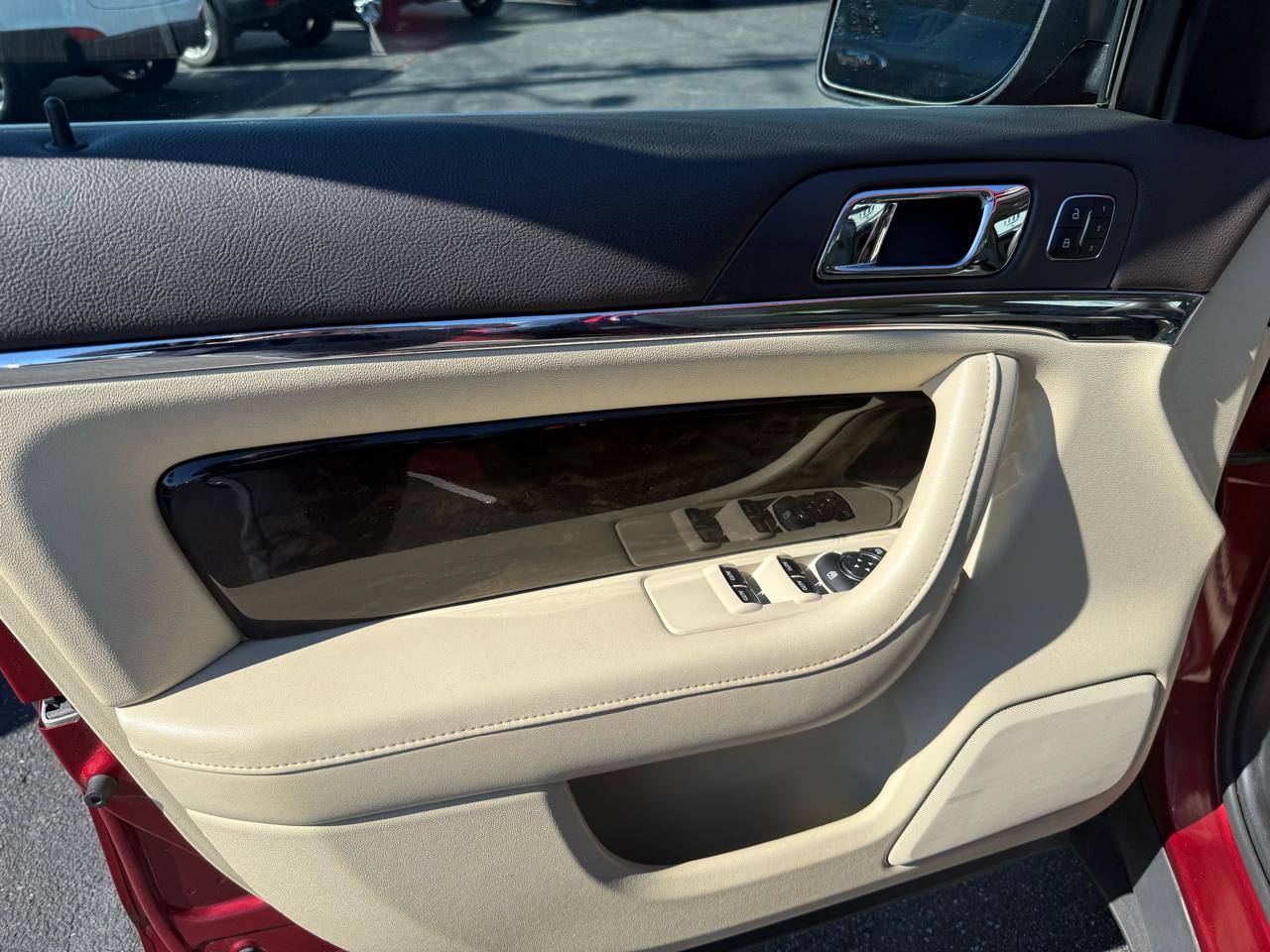Lincoln MKS  2014
