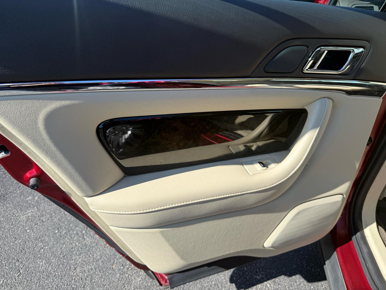 Lincoln MKS  2014
