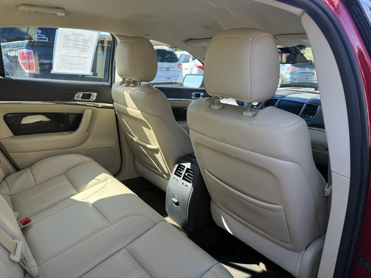 Lincoln MKS  2014