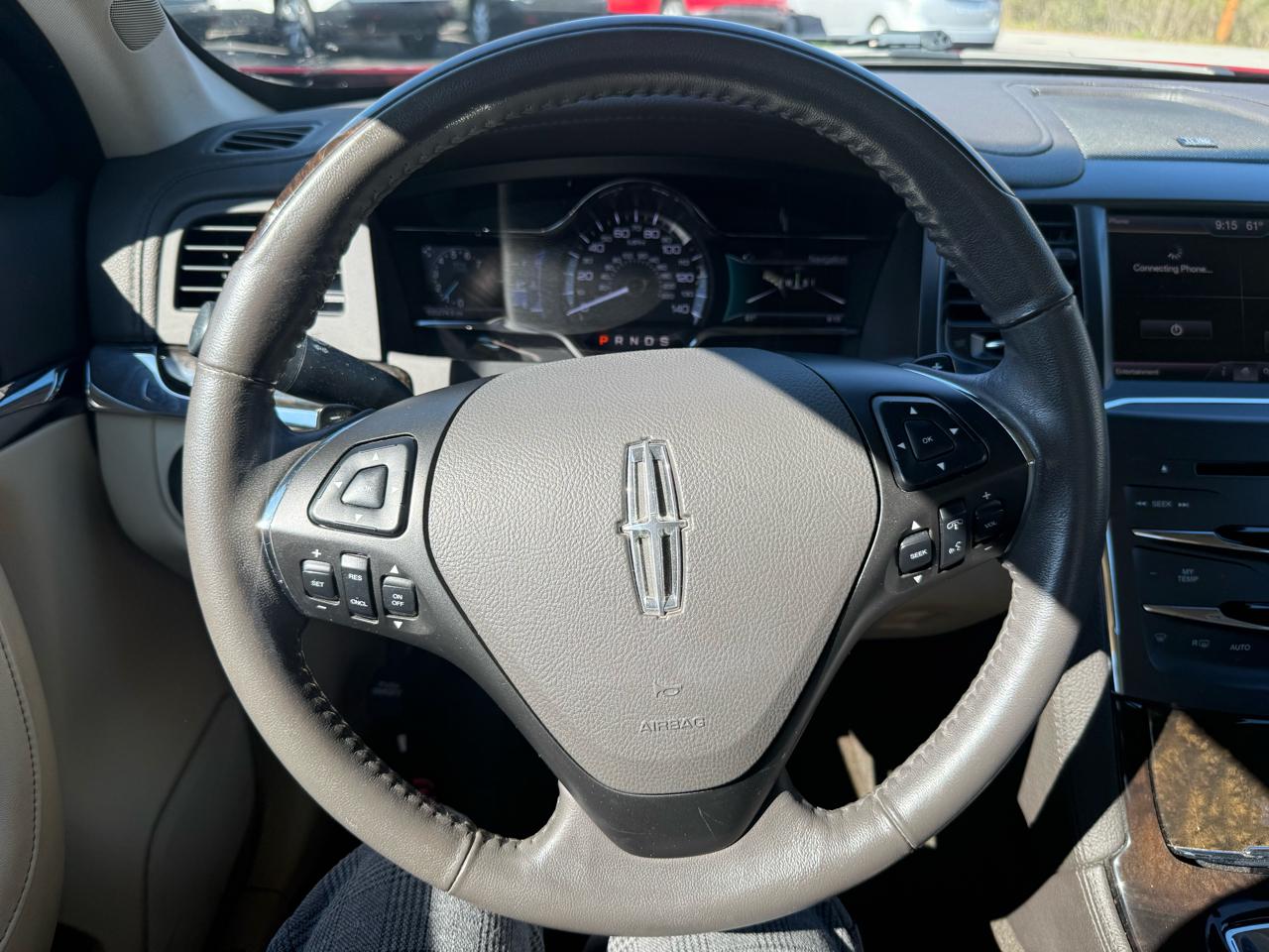 Lincoln MKS  2014