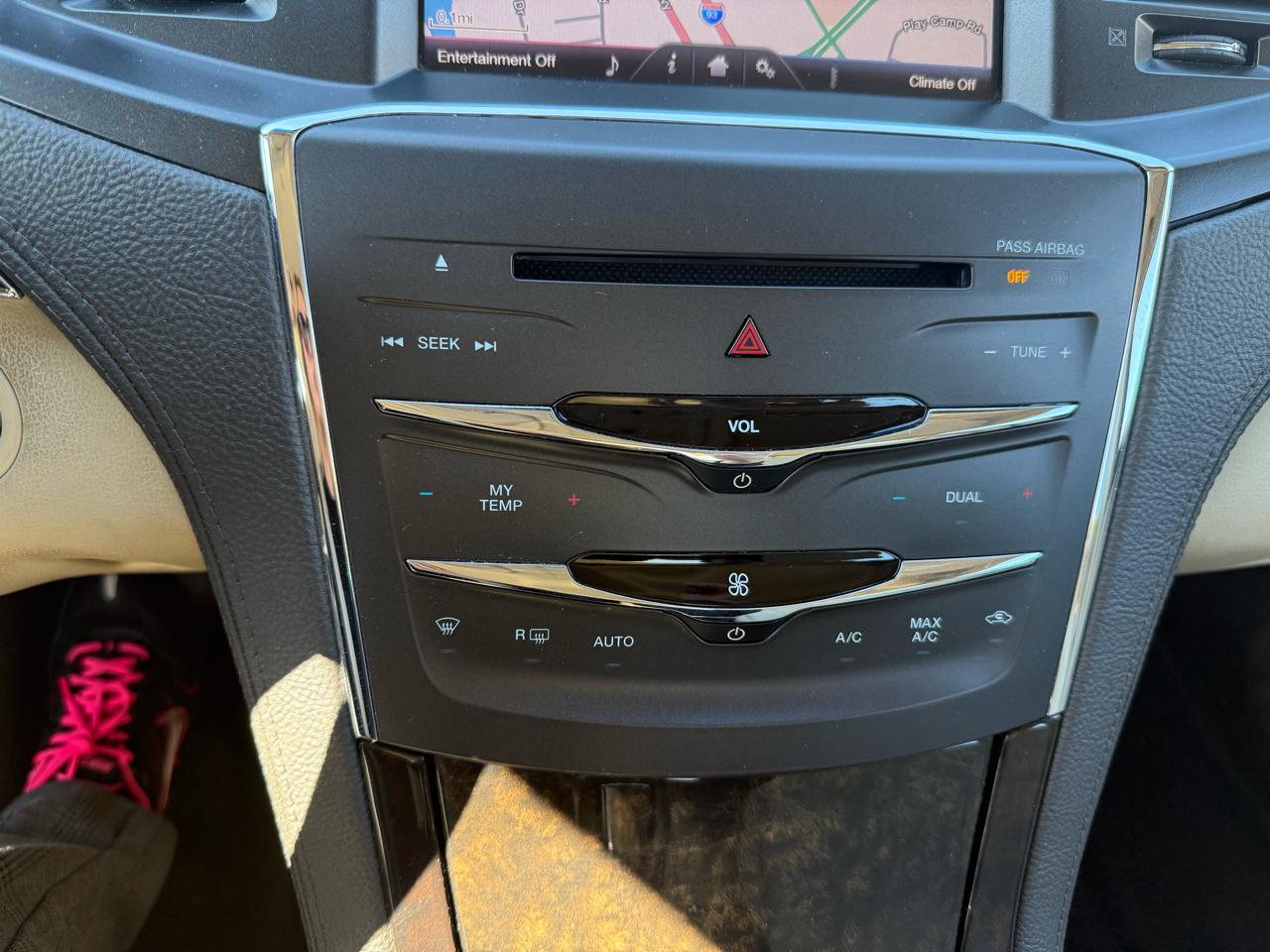 Lincoln MKS  2014