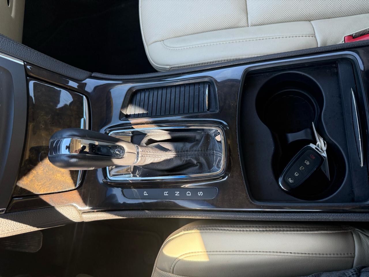 Lincoln MKS  2014