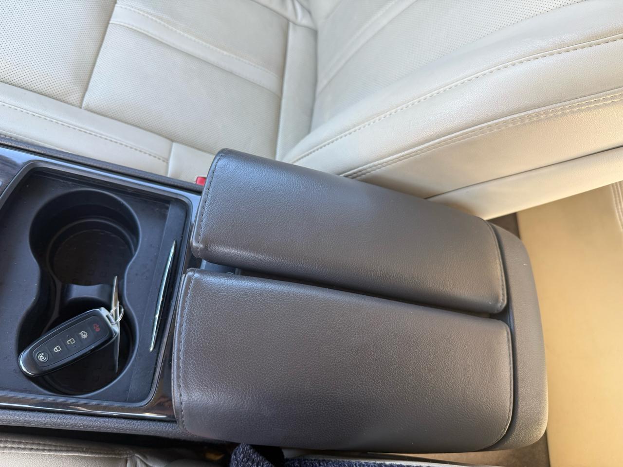 Lincoln MKS  2014