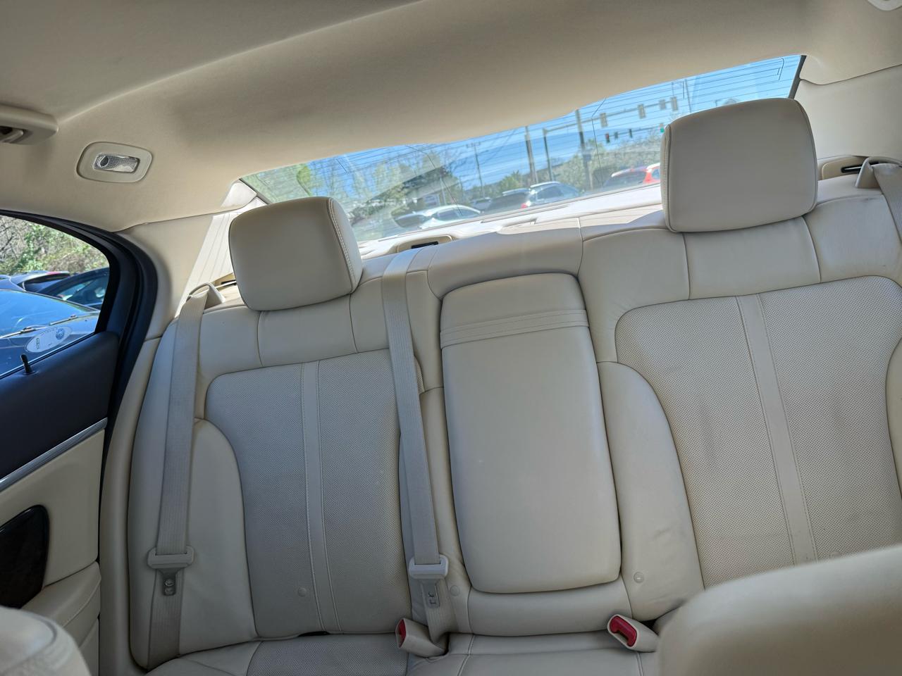 Lincoln MKS  2014