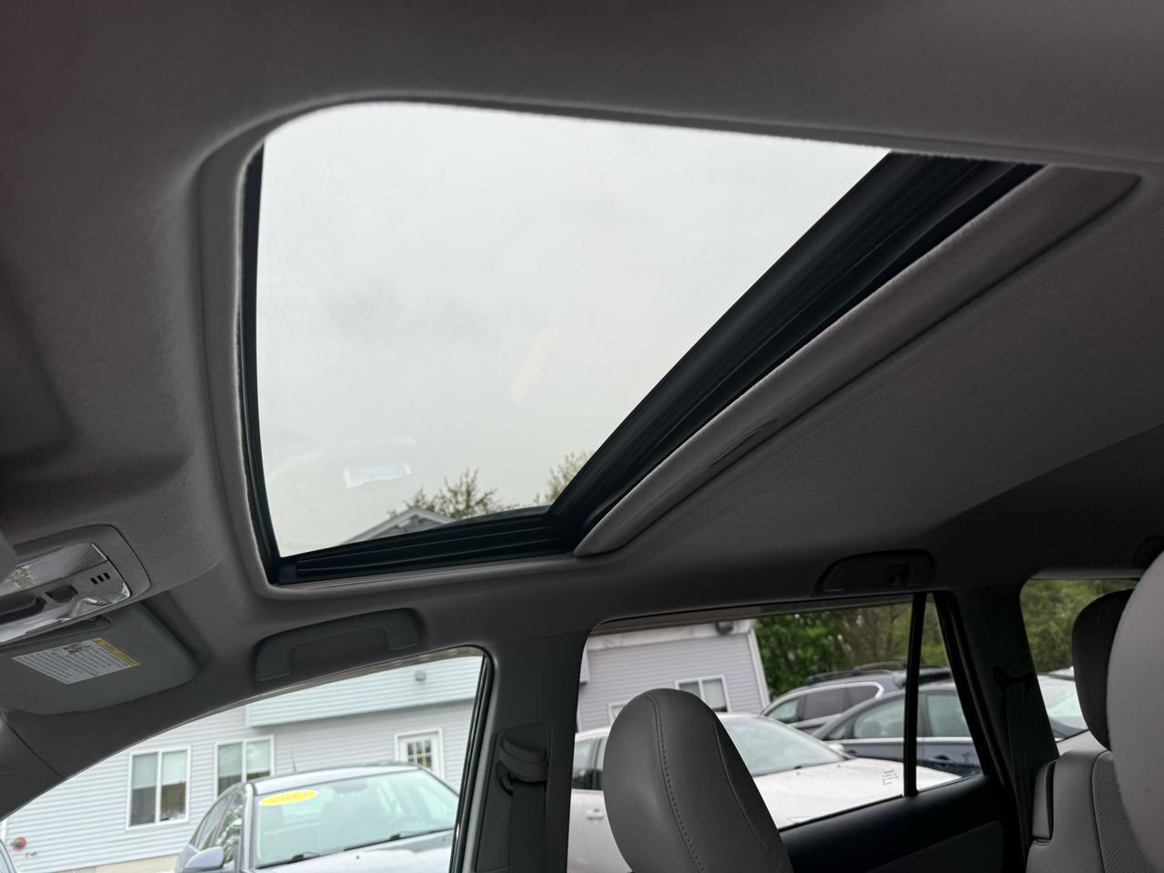 Toyota RAV4  2012