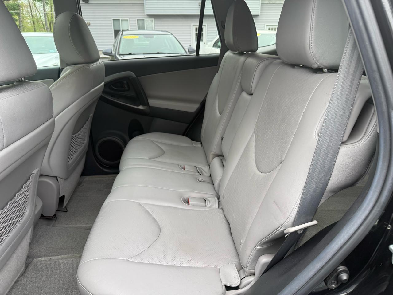 Toyota RAV4  2012