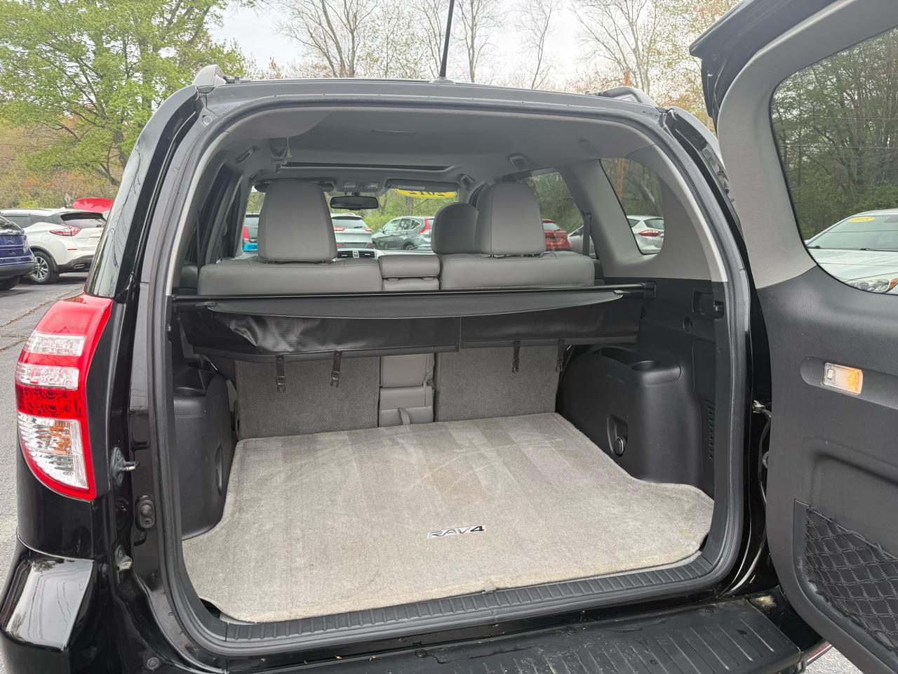 Toyota RAV4  2012