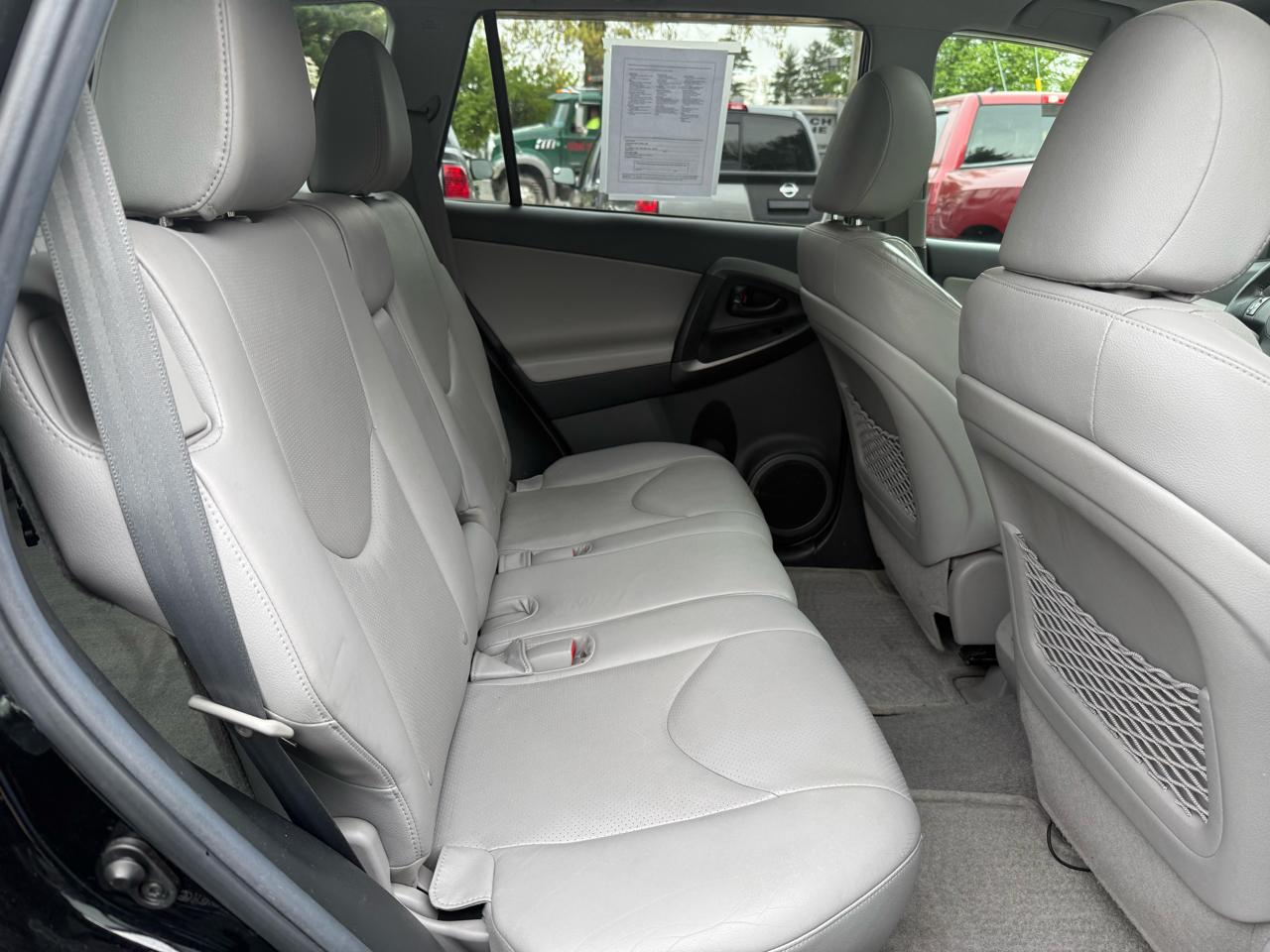 Toyota RAV4  2012