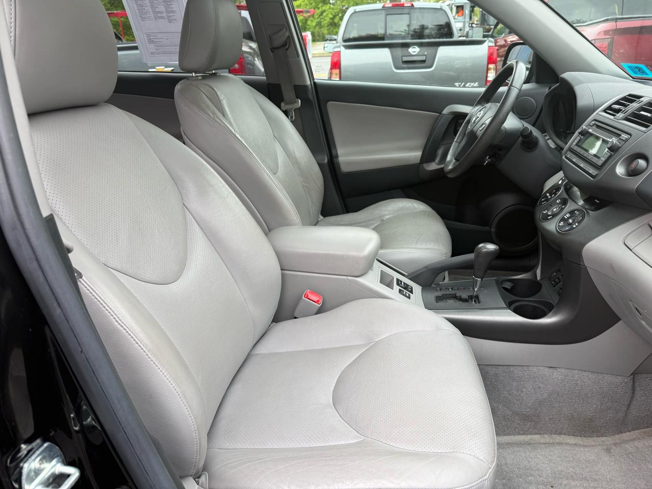Toyota RAV4  2012