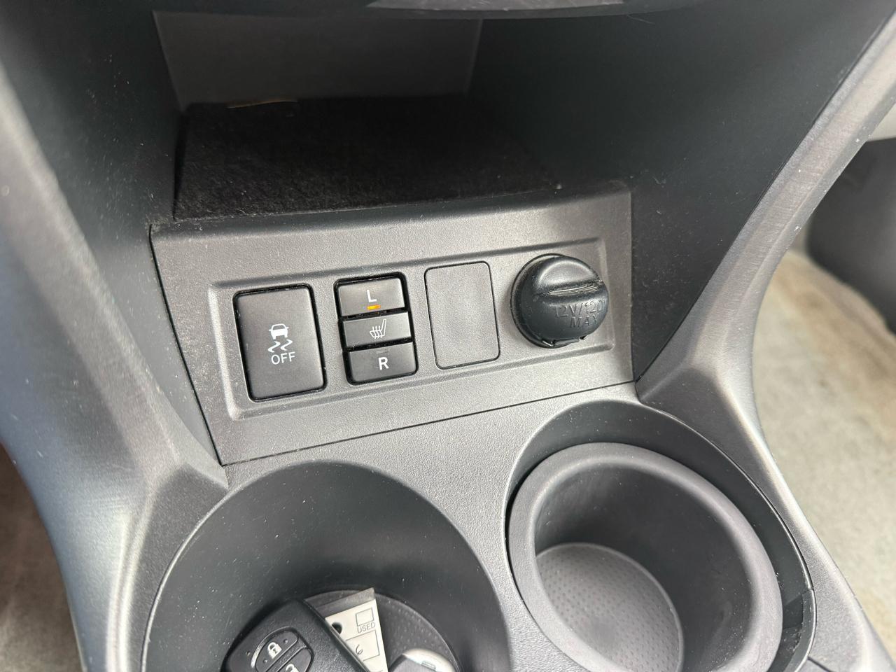 Toyota RAV4  2012