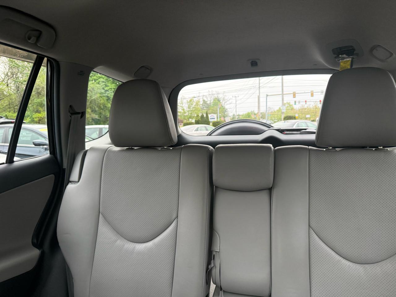 Toyota RAV4  2012