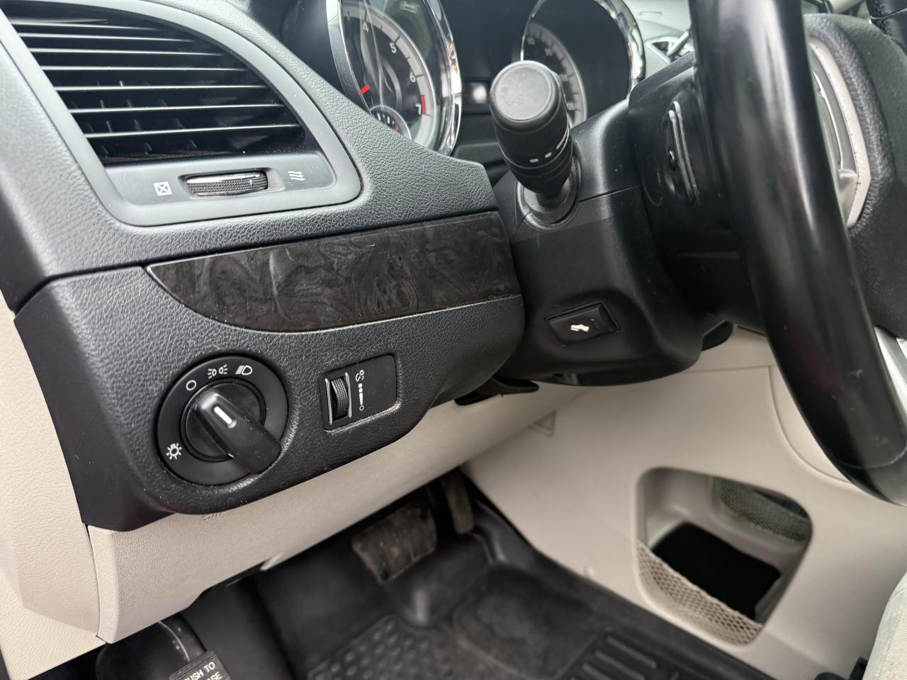 Dodge Grand Caravan  2012