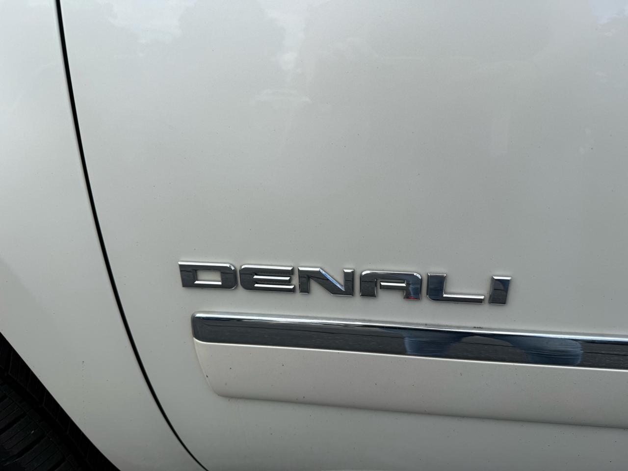 GMC Yukon Denali 2014