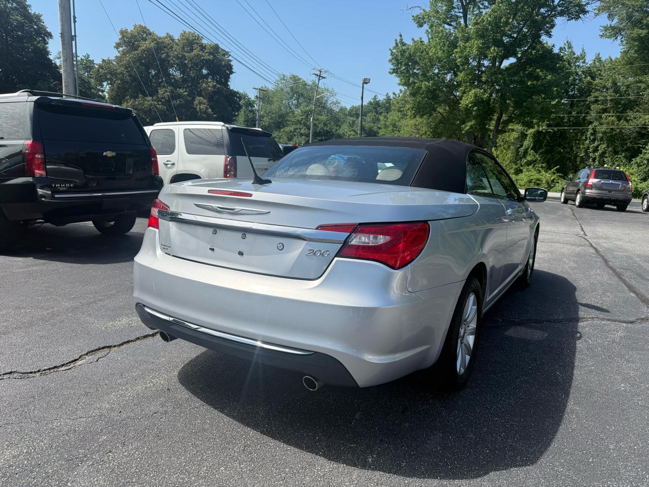 Chrysler 200  2011