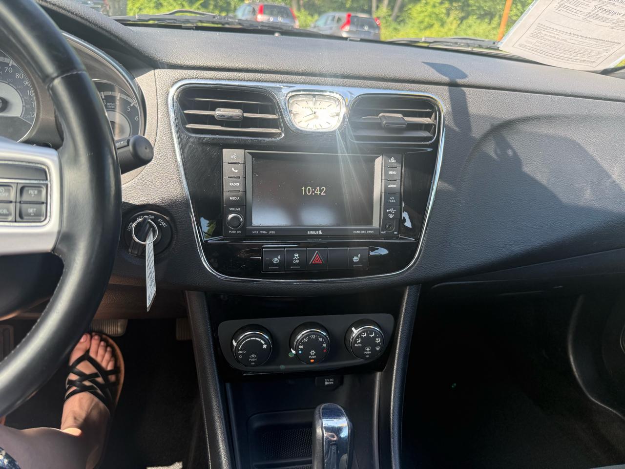 Chrysler 200  2011