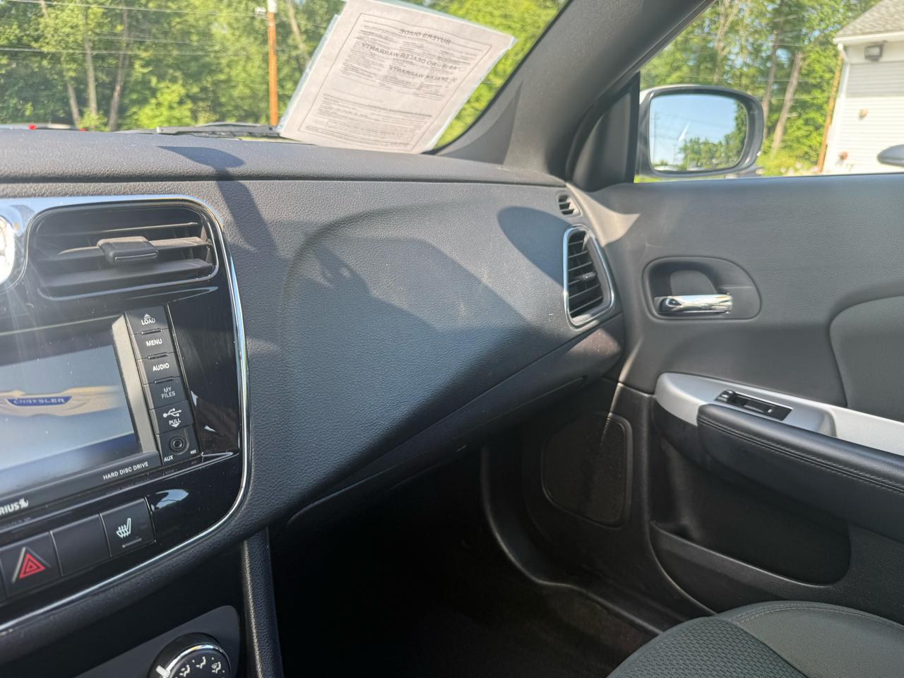 Chrysler 200  2011