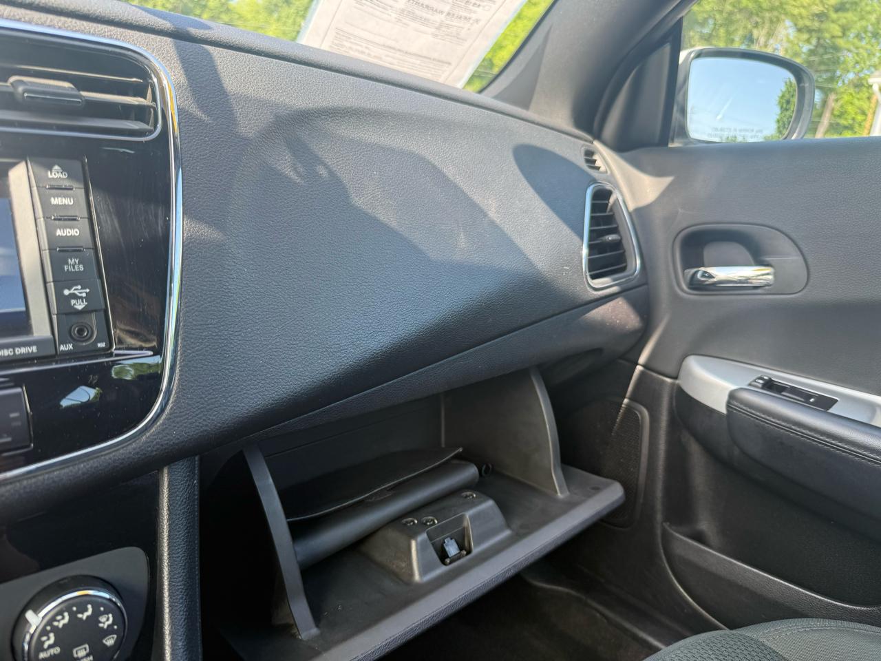 Chrysler 200  2011