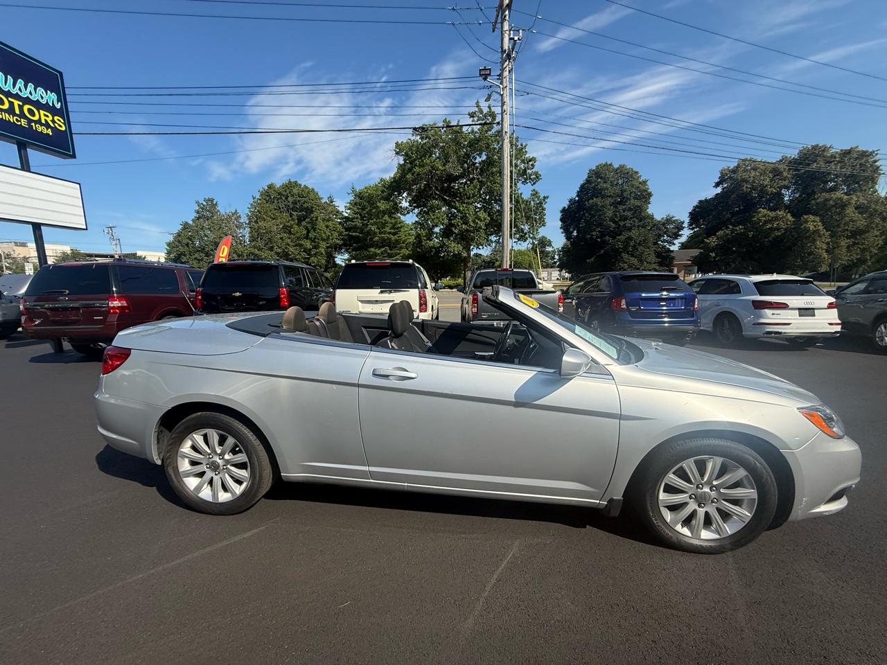 Chrysler 200  2011