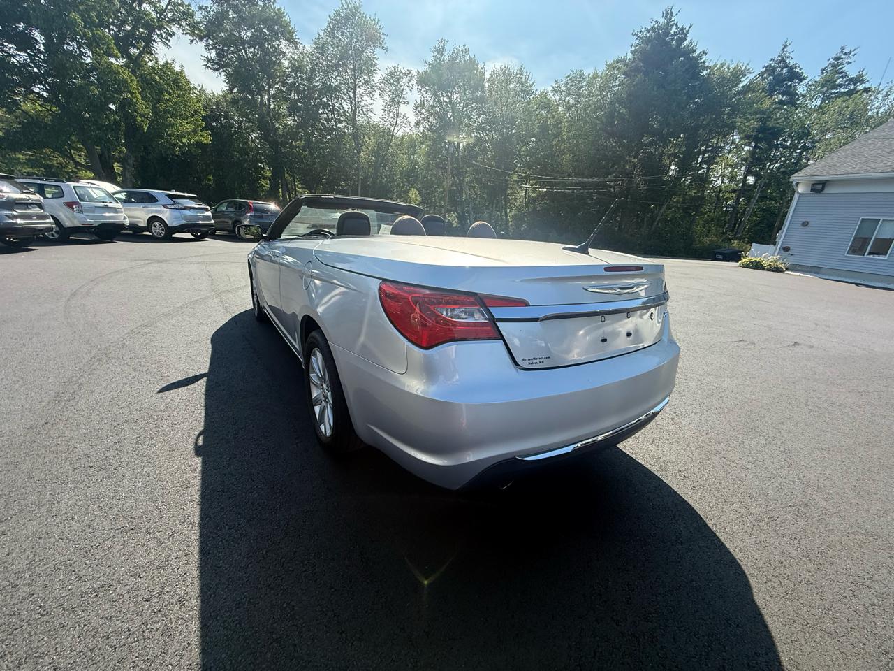 Chrysler 200  2011