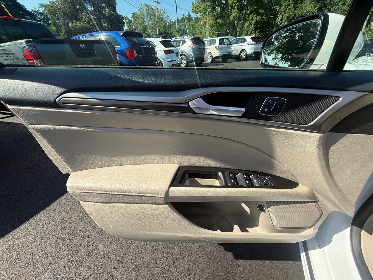 Ford Fusion Energi  2017