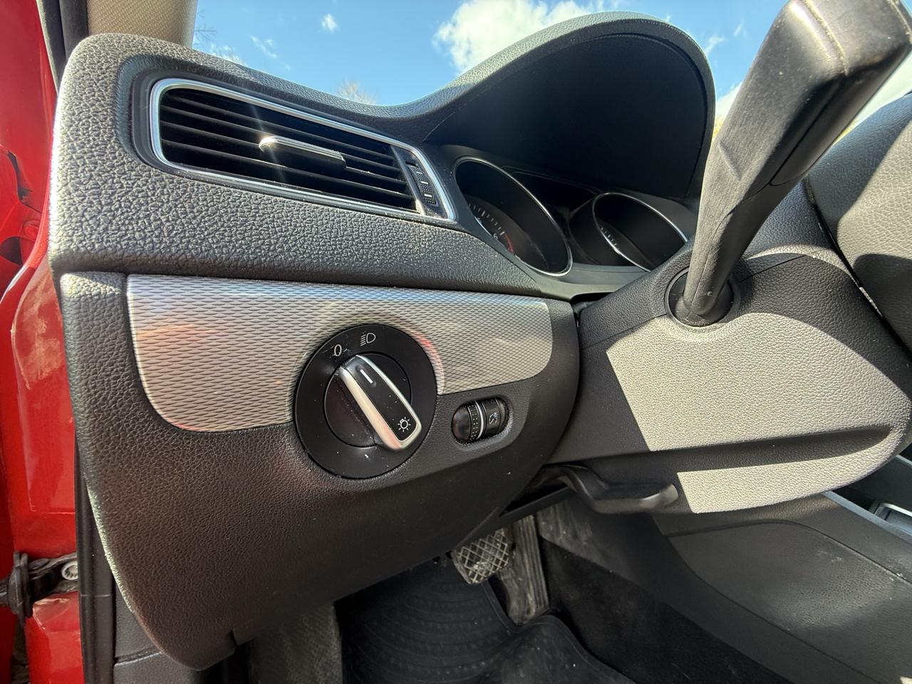 Volkswagen Jetta Sedan  2015