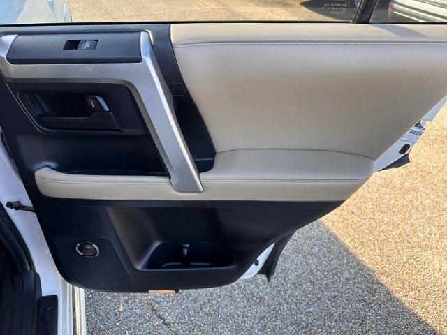 Toyota 4Runner  2012