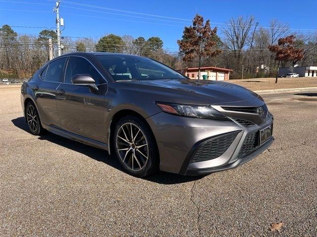 Toyota Camry  2021