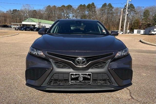Toyota Camry  2021