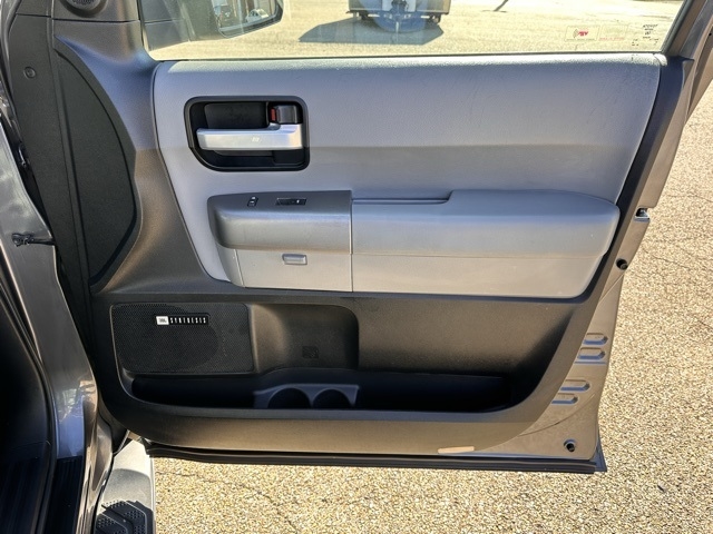 Toyota Sequoia  2014