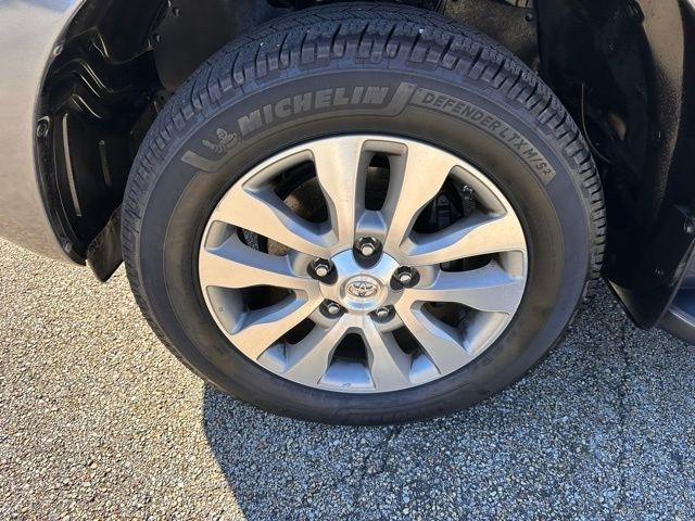 Toyota Sequoia  2014