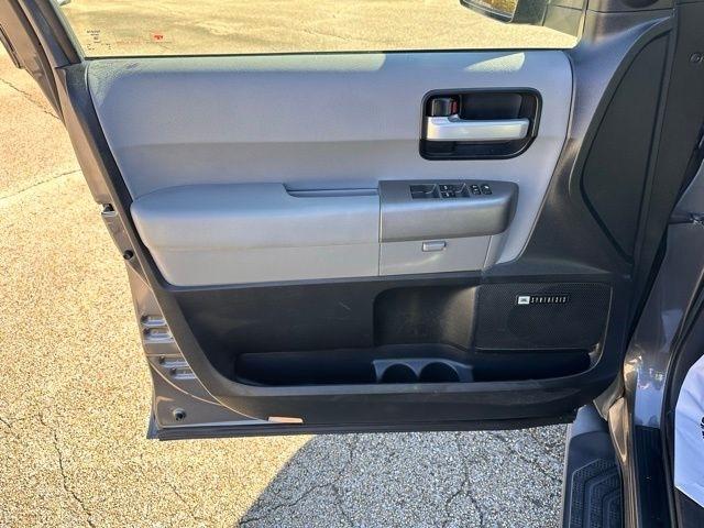 Toyota Sequoia  2014