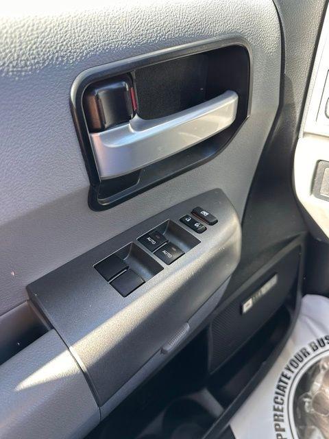 Toyota Sequoia  2014