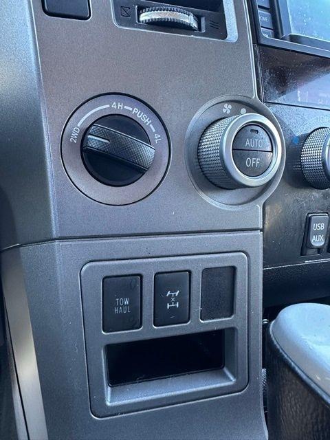 Toyota Sequoia  2014