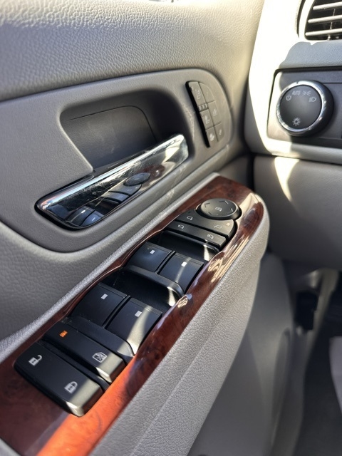 Chevrolet Tahoe  2014