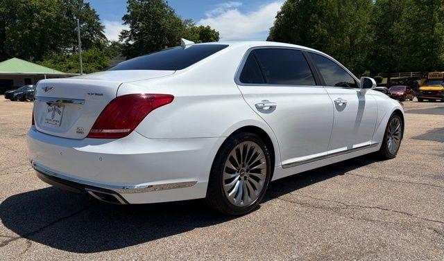 Genesis G90  2018