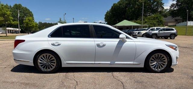 Genesis G90  2018