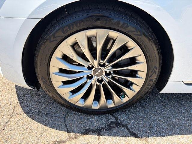 Genesis G90  2018