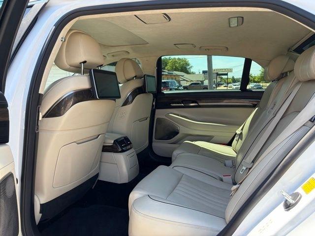 Genesis G90  2018