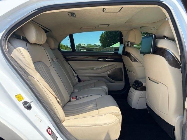 Genesis G90  2018