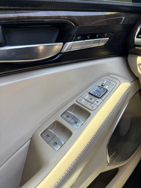 Genesis G90  2018