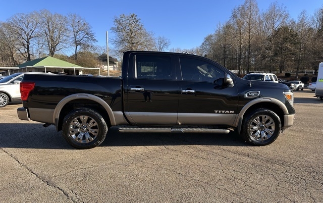 Nissan Titan  2017