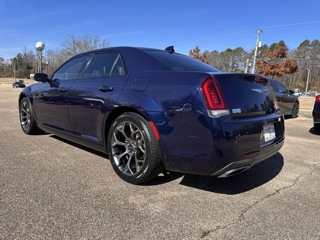Chrysler 300  2016