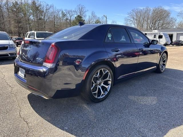 Chrysler 300  2016