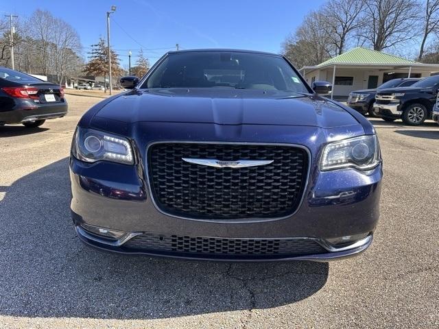 Chrysler 300  2016